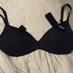 SKIMS🖤Black Seamless Bra